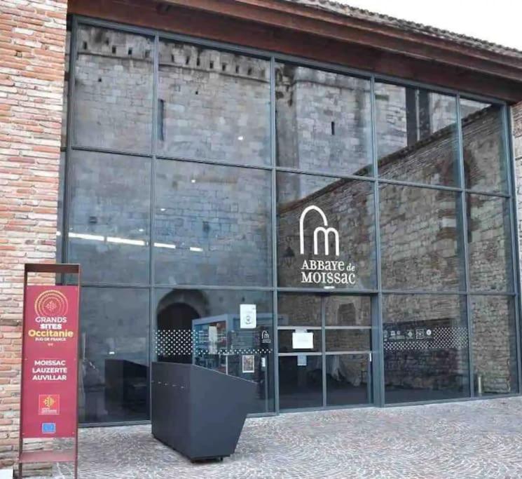 Appartement Entier Moissac Centre 30 M2 Calme Avec Cour Interieure Pour Velos A 50M Du Marche De מוסאק מראה חיצוני תמונה