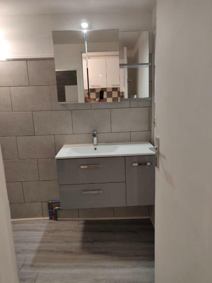 Appartement Entier Moissac Centre 30 M2 Calme Avec Cour Interieure Pour Velos A 50M Du Marche De מוסאק מראה חיצוני תמונה